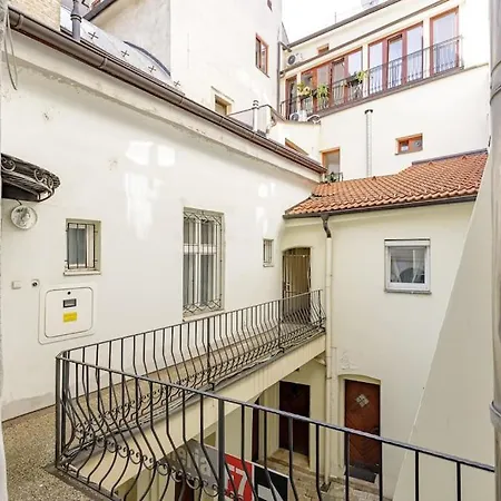Primaxarya - Maisonette Right On The Main Square With Breath Taking 360 Views Of Bratislava