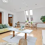 Penthouse 360 Castle View - In The Heart Of Old Town *